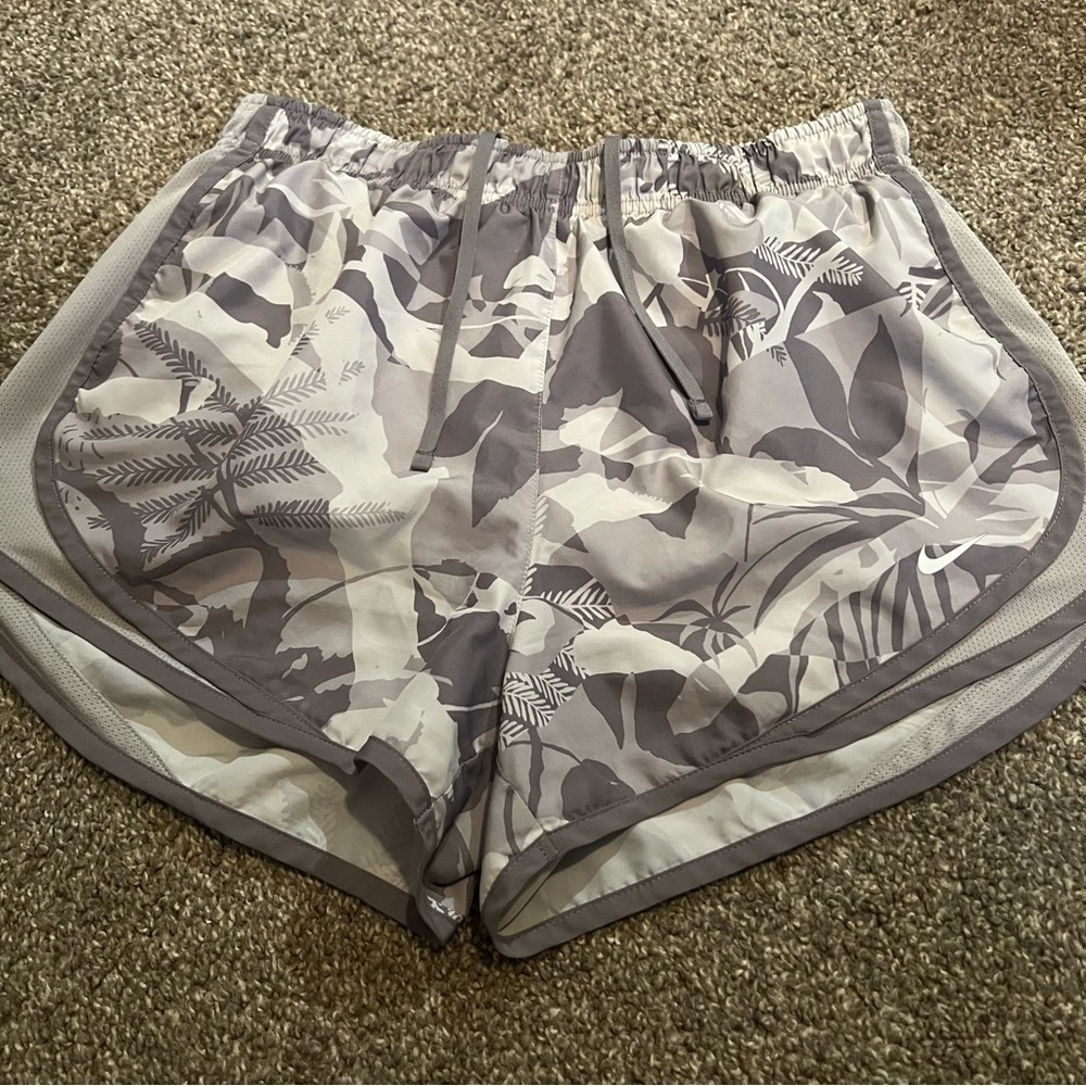 Nike Womens Dri-Fit Tempo Printed Running Shorts 3" Size Medium